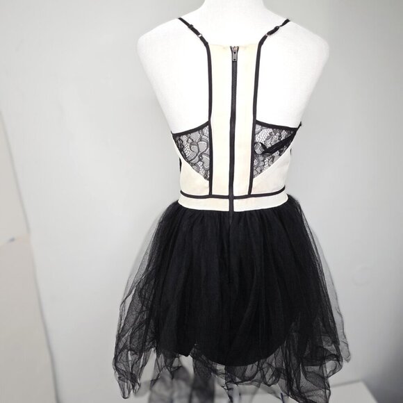 BCBGeneration Black White Lace Tulle Raceback Mini Party Prom Dress - Picture 9 of 13